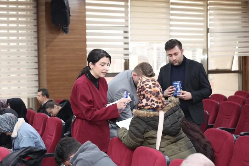 Pursaklar Belediye Başkanı Ertuğrul Çetin: “İş arayanlarla işverenler arasında güçlü köprü kuruyoruz