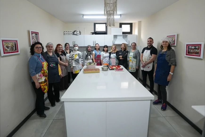 Gaziemir Belediye Başkanı Ünal Işık: “Mutfak atölyesiyle yeni meslek kapıları açıyoruz