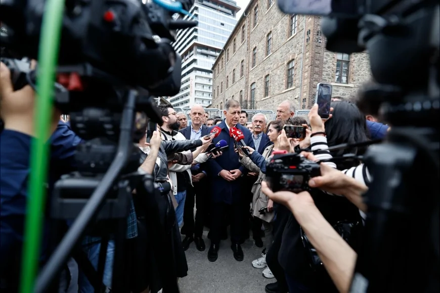 İzmir Büyükşehir Belediye Başkanı Dr. Cemil Tugay: “Meslek Fabrikası’na yapılan müdahale hukuk dışıdır mücadelemizi sürdüreceğiz”