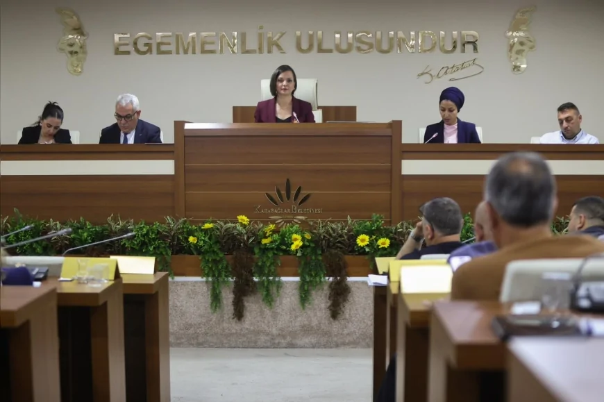 Karabağlar Belediye Başkanı Helil Kınay: “Bu rapor 365 günden fazla emeğin özetidir”