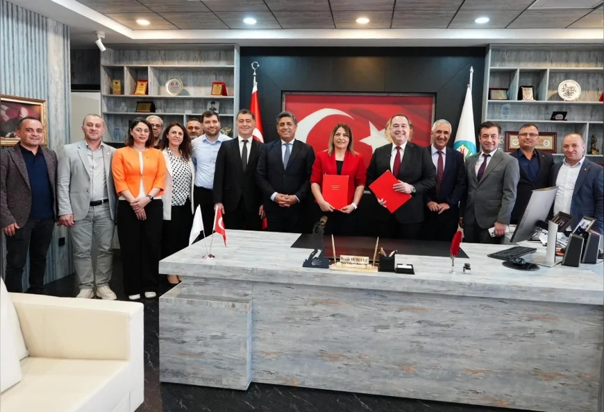 Manisa Büyükşehir Belediye Başkanı Besim Dutlulu: “İşçilerimize prim ve eğitim desteği sağlıyoruz”