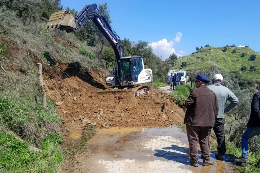 AYDIN EFELER’DE SAĞANAK SONRASI KAPANAN YOLLAR BELEDİYE EKİPLERİNİN ÇALIŞMASIYLA YENİDEN ULAŞIMA AÇILDI