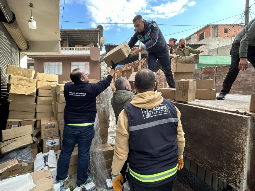 Konak Belediyesi Denetiminde 600 Koli Son Kullanma Tarihi Geçmiş Ürün İmha Edildi
