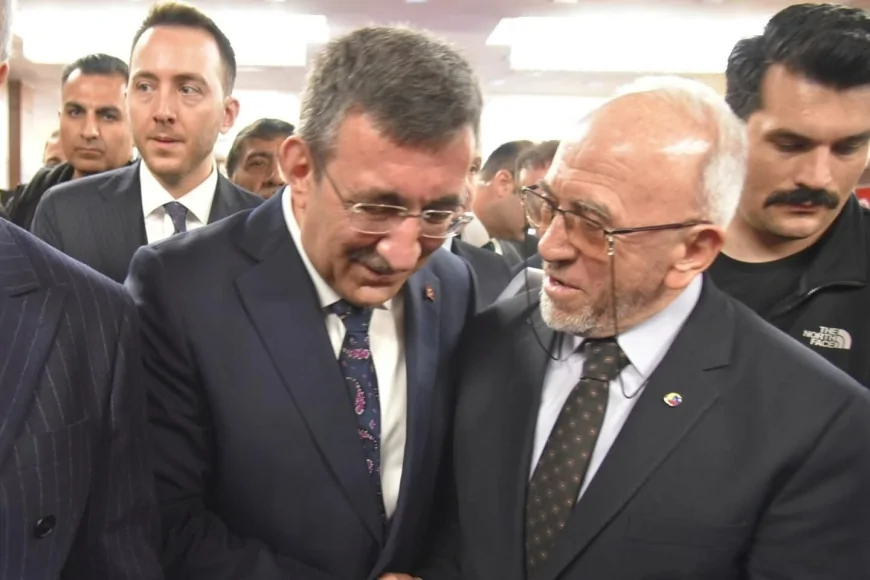 Elazığ Ticaret Borsası Başkanı Mehmet Ali Dumandağ, Cumhurbaşkanı Yardımcısı Cevdet Yılmaz ile Elazığ’ın tarım ve gıda sanayi potansiyelini görüştü
