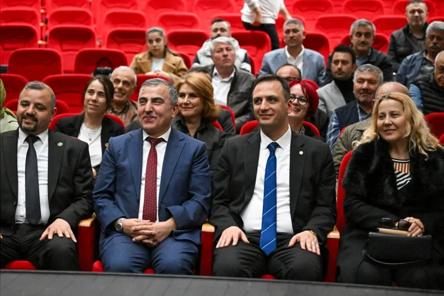 Bornova Muhtarlar Derneği Genel Kurulu’nda Zeki Güler yeniden başkan seçildi