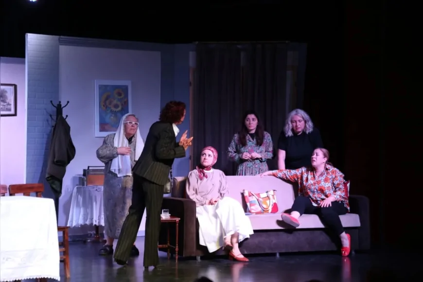 İnegöl Belediyesi Şehir Tiyatrosu’nun “Kadın Sığınağı” Oyunu Sezonu Kapalı Gişe Finalle Tamamladı