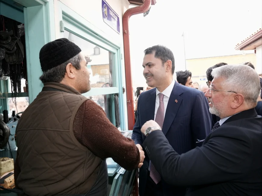 Çevre Şehircilik ve İklim Değişikliği Bakanı Murat Kurum: “Çorum’u çok özlemişiz” diyerek esnaf ziyaretinde bulundu