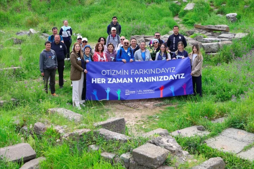 Çeşme Belediyesi öncülüğünde otizm farkındalık yürüyüşü yoğun katılımla gerçekleştirildi