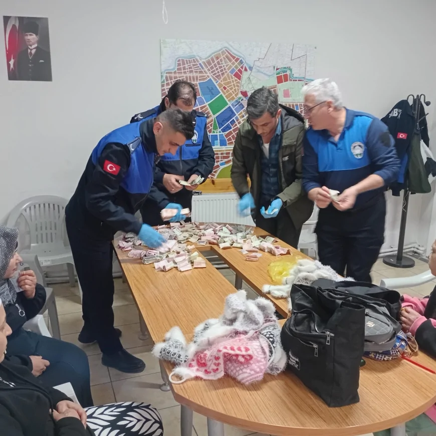 ODUNPAZARI BELEDİYESİ DENETİMLERİNDE ENGELLİ ÇOCUK ÜZERİNDEN DİLENCİLİK YAPAN ŞAHISLAR SUÇÜSTÜ YAKALANDI