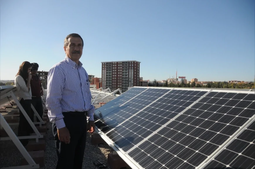 TEPEBAŞI BELEDİYE BAŞKANI AHMET ATAÇ: “GÜNEŞ ENERJİSİYLE 15 MİLYON LİRAYA YAKIN KATKI SAĞLADIK”