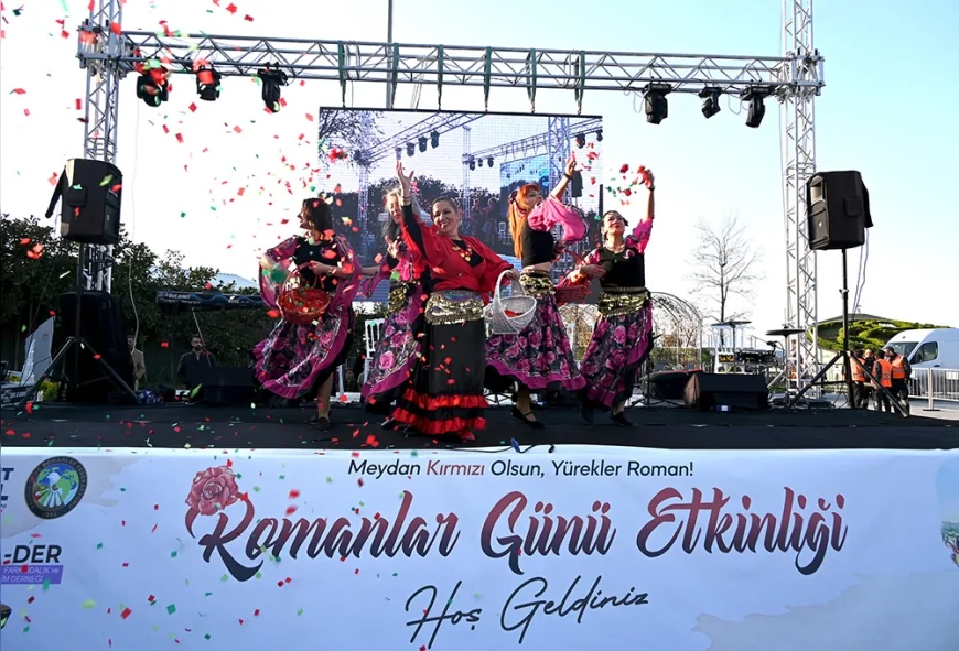 YALOVA’DA ROMANLAR GÜNÜ ETKİNLİĞİ RENKLİ GÖRÜNTÜLER VE YOĞUN KATILIMLA KUTLANDI