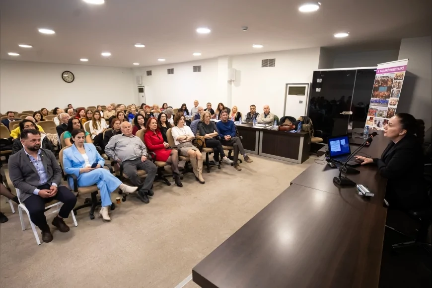Narlıdere Belediyesi İzmir 3. Yaş Üniversiteleri Çalıştayı’na Ev Sahipliği Yaptı Yeni Üniversitenin Yol Haritası Belirlendi