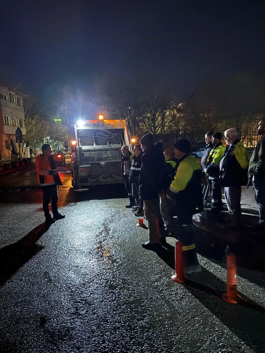 ODUNPAZARI BELEDİYESİ GECE VARDİYASINDAKİ PERSONELE İŞ SAĞLIĞI VE GÜVENLİĞİ EĞİTİMİ VERDİ