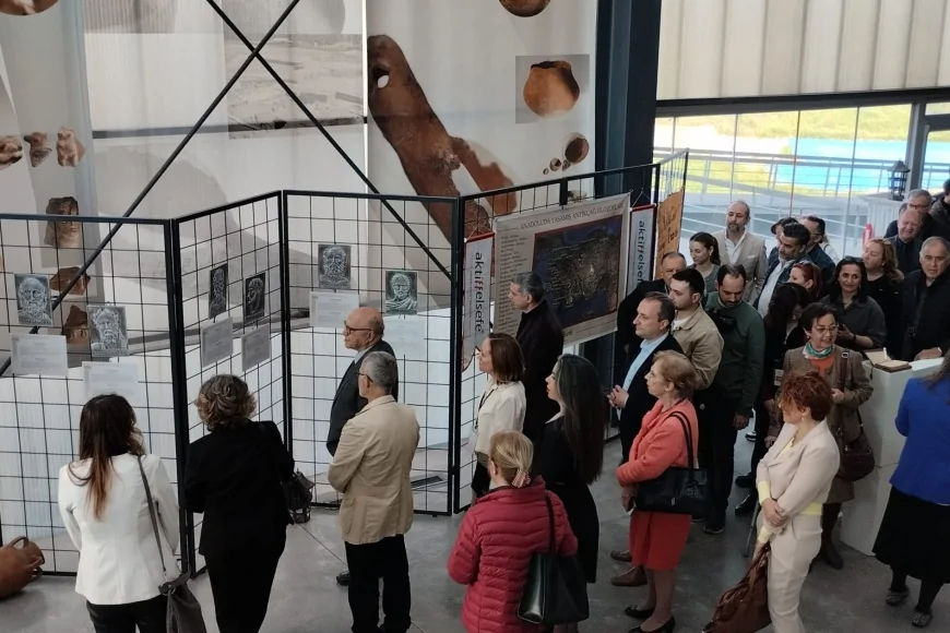 İzmir Bornova’da 8500 yıllık Yeşilova Höyüğü’nde antik felsefe mirası sergiyle yeniden hayat buldu