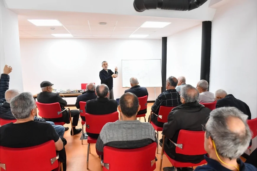 ALTINDAĞ BELEDİYESİ ERKEK YAŞAM MERKEZİ’NDE ELEKTRİK EĞİTİMİNE YOĞUN İLGİ