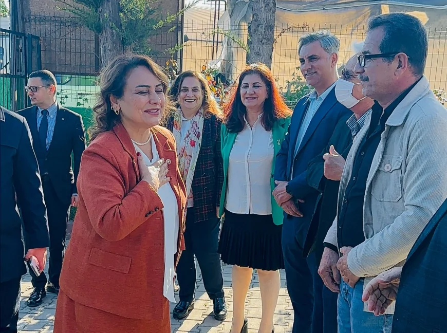 CHP ADANA MİLLETVEKİLİ DR. MÜZEYYEN ŞEVKİN HADIRLI’DA “BAŞARIYA GİDEN YOL” SÖYLEŞİSİNE KATILDI