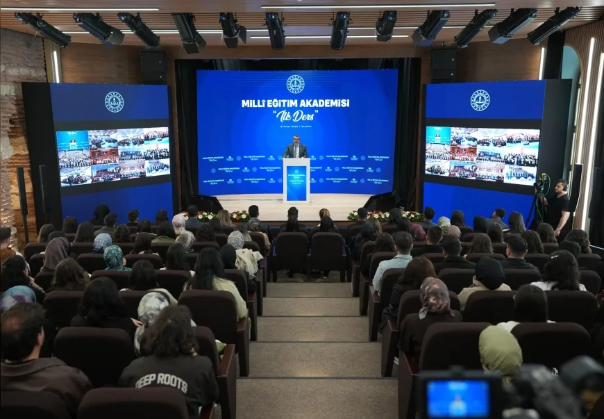 Millî Eğitim Bakanı Yusuf Tekin: “Öğretmenlik vicdanda kurulan bir ahittir” Akademi ilk dersle başladı