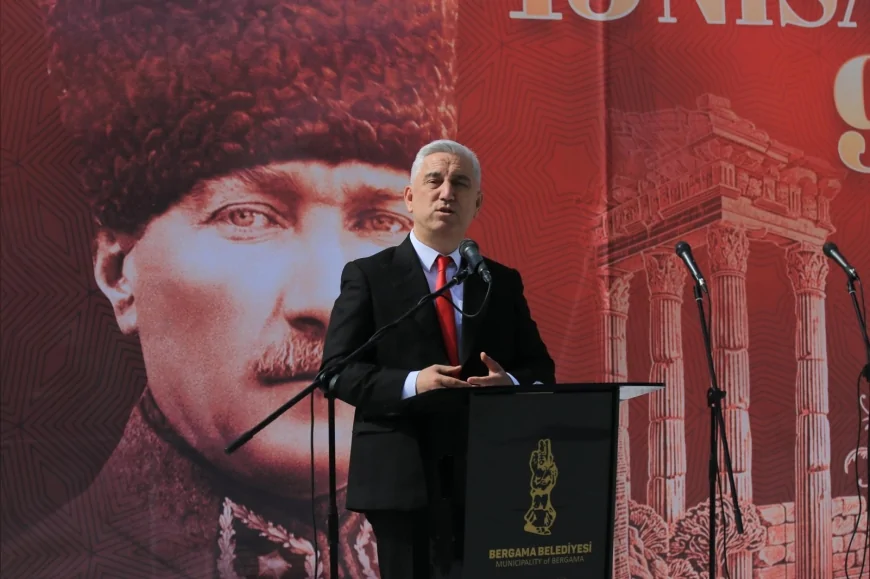 BERGAMA’DA ATATÜRK’ÜN ZİYARETİNİN 92. YILI TÖRENLERLE COŞKUYLA ANILDI