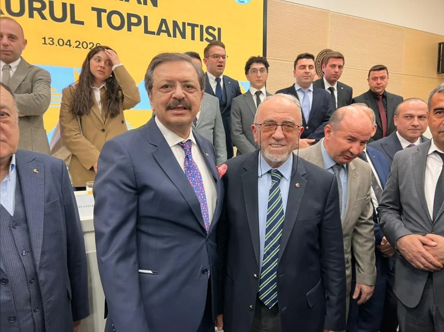 ELAZIĞ TİCARET BORSASI BAŞKANI MEHMET ALİ DUMANDAĞ GTİ GENEL KURULUNDA TOBB BAŞKANI RİFAT HİSARCIKLIOĞLU İLE BİR ARAYA GELDİ