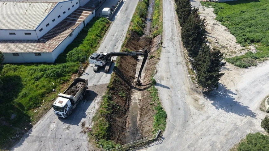 Manisa MASKİ Akhisar’da 5 Kilometrelik Dere Hattını Temizleyerek Taşkın Riskine Karşı Önlem Aldı