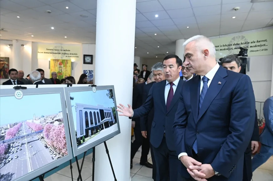 Kültür ve Turizm Bakanı Mehmet Nuri Ersoy: “Dijital dünya gönüllü kültürel yozlaşmayı beraberinde getiriyor”