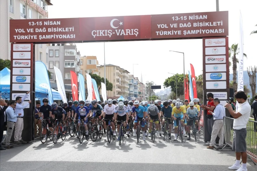 ALANYA’DA ÜNİLİG BİSİKLET TÜRKİYE ŞAMPİYONASI 16 ÜNİVERSİTEDEN SPORCULARIN KATILIMIYLA BAŞLADI