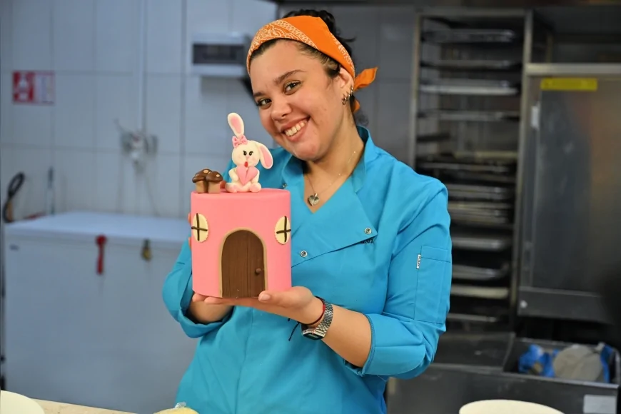 BORNOVA BELEDİYE BAŞKANI ÖMER EŞKİ: “MUTFAK ATÖLYELERİYLE ÜRETEN VE MUTLU BİREYLER YETİŞTİRİYORUZ”