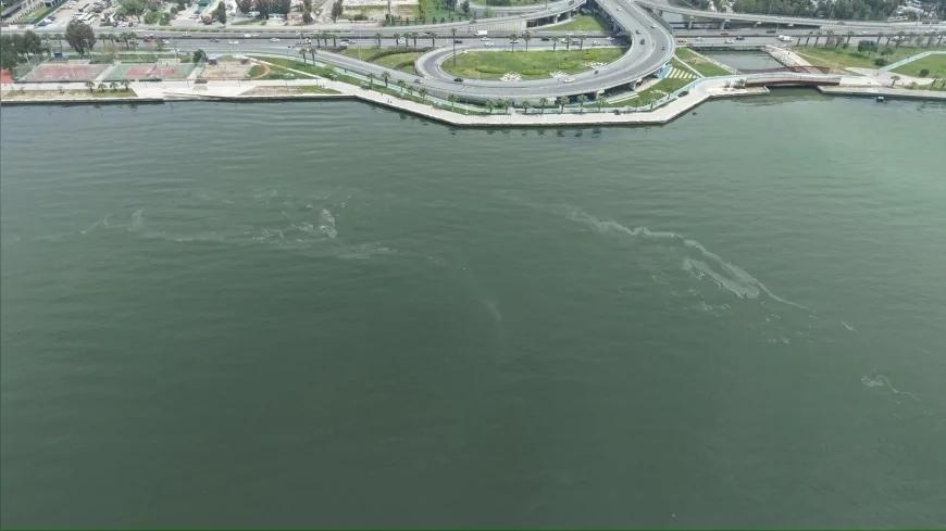 İzmir Büyükşehir Belediyesi İzmir Körfezi’nde kasımdan bu yana 10. kez dış kaynaklı kirlilik tespit edildiğini açıkladı