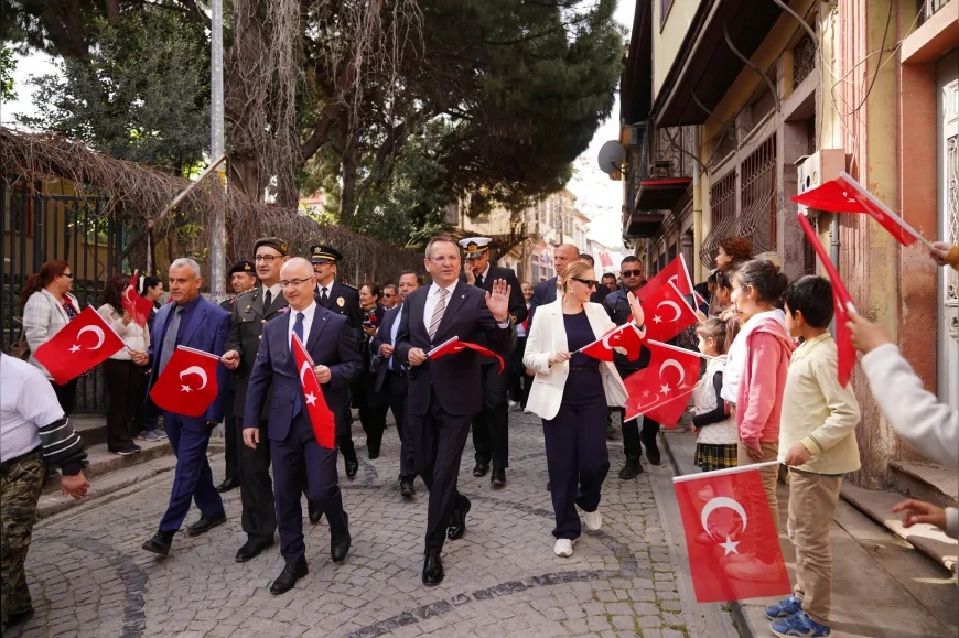 BALIKESİR Ayvalık’ta Atatürk’ün Kente Gelişinin 92’nci Yılı Törenlerle Anıldı