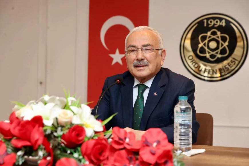 ORDU BÜYÜKŞEHİR BELEDİYE BAŞKANI DR. MEHMET HİLMİ GÜLER ÖĞRENCİLERLE BULUŞTU TECRÜBELERİNİ PAYLAŞTI