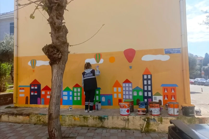 AYDIN EFELER’DE PARKLAR YENİLENDİ ÇOCUKLARA YÖNELİK RENKLİ VE EĞİTİCİ DOKUNUŞLAR İLGİ GÖRDÜ