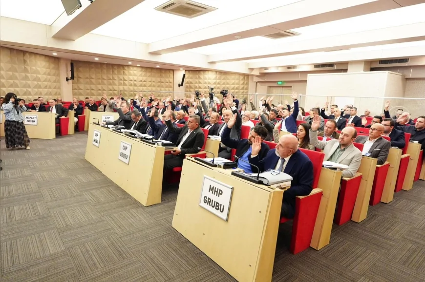 Manisa Büyükşehir Belediye Başkanı Besim Dutlulu: "2025’i 1 milyar liranın üzerinde bütçe fazlasıyla kapattık ve 50’nin üzerinde yatırımın temelini atacağız"