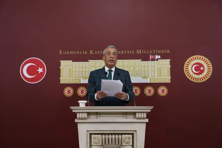 CHP Gaziantep Milletvekili Hasan Öztürkmen: “Okulların ne hâlde olduğunu görüyor musun Yusuf Tekin”