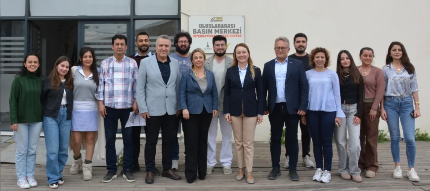 Konak Belediye Başkanı Nilüfer Çınarlı Mutlu: “İzmir Gazeteciler Cemiyeti yol arkadaşımız”