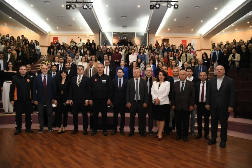 Manisa Büyükşehir Belediyesi “Afetlerde İnsan Olmak” sempozyumuna destek verdi