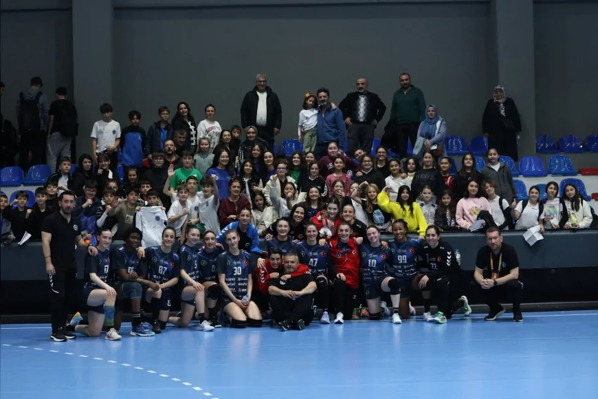 Bursa Büyükşehir Belediyespor Üsküdar Belediyespor’u mağlup ederek liderliğini sürdürdü