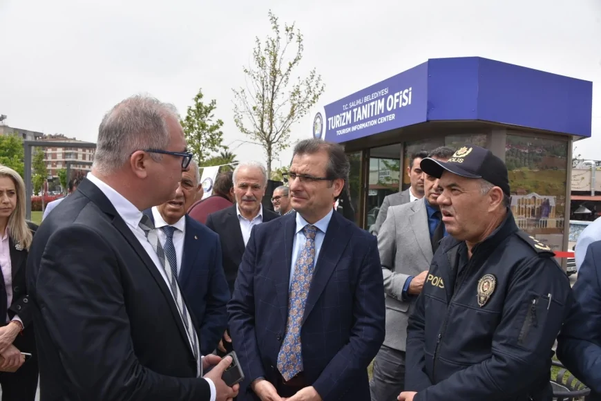 Salihli Belediyesi Turizm Tanıtım Ofisi'ni Törenle Hizmete Açtı