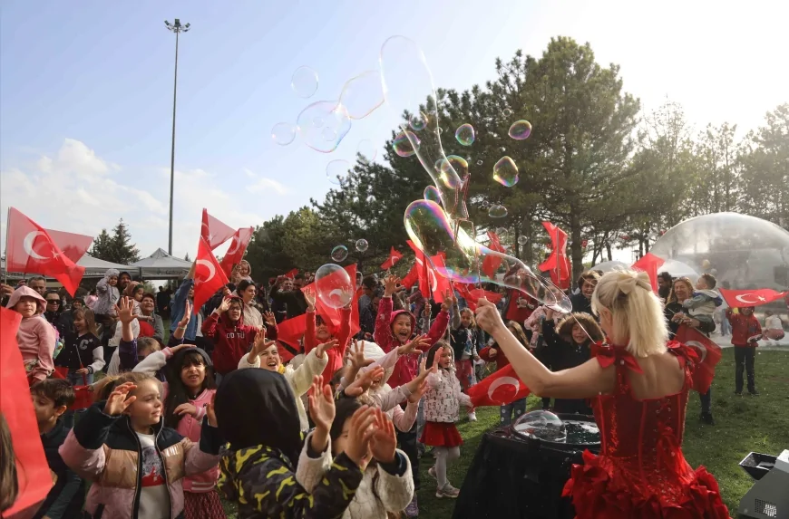 Çankaya Belediyesi 23 Nisan Ulusal Egemenlik Ve Çocuk Bayramı'nın 106. Yılını İlçe Genelinde Düzenleyeceği Etkinliklerle Coşkuyla Kutlamaya Hazırlanıyor