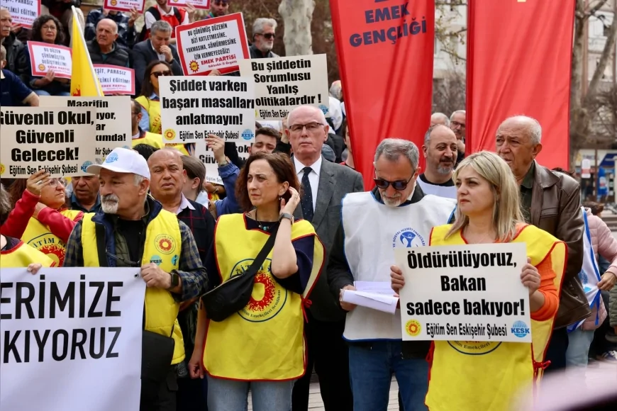 Odunpazarı Belediye Başkanı Kazım Kurt: “Okullar güvenli alanlar olmaktan uzaklaştı”