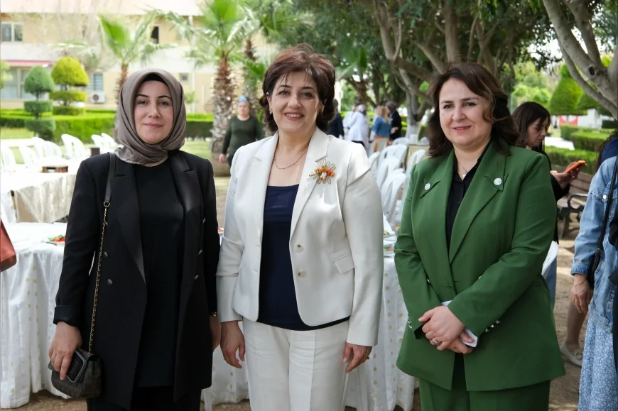 Adana’da Koruyucu Aile Farkındalık Toplantısına Süreyya Yavuz katıldı