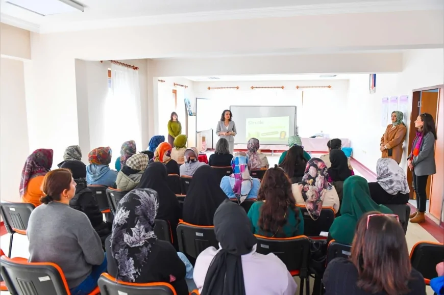 ALTINDAĞ BELEDİYE BAŞKANI DR. VEYSEL TİRYAKİ: “EĞİTİMLER KADINLARI GÜÇLENDİRİYOR”