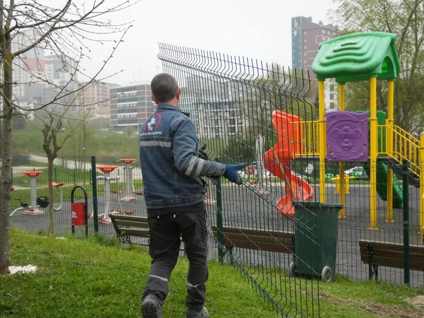 Düzce Belediyesi Mahalle Parklarında Yaz Öncesi Bakım ve Onarım Çalışmalarını Sürdürüyor