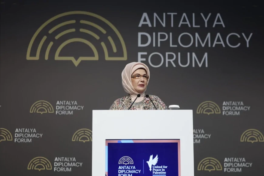 CUMHURBAŞKANI ERDOĞAN’IN EŞİ EMİNE ERDOĞAN: “ANTALYA DİPLOMASİ FORUMU DÜNYAYA BARIŞ VE DAYANIŞMA TAŞISIN”