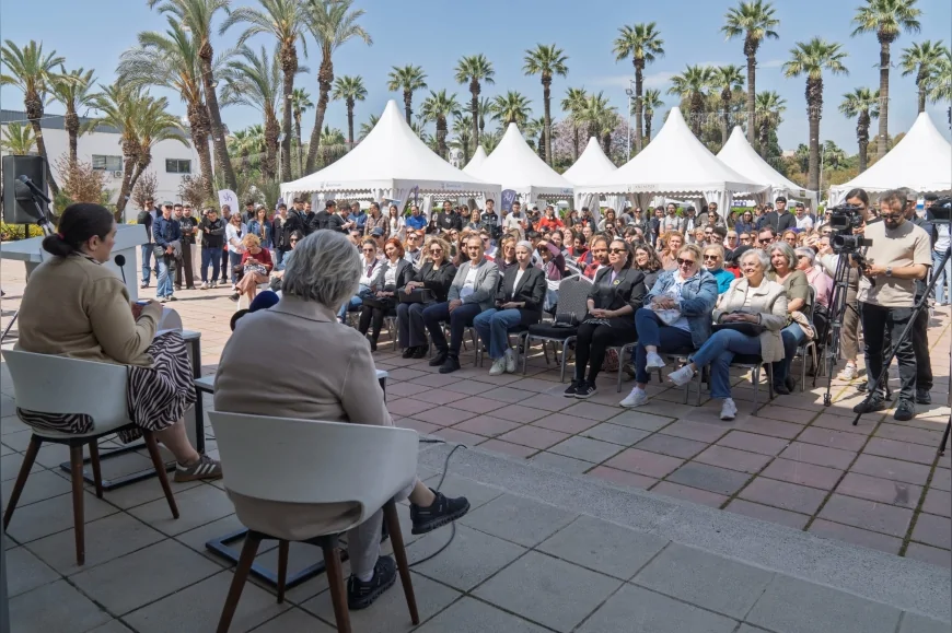 İZMİR BÜYÜKŞEHİR BELEDİYESİ EV SAHİPLİĞİNDE ORTAYLI AİLESİ KİTAP FUARINDA OKURLARLA BULUŞTU