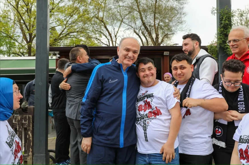 Düzce Belediye Başkanı Dr. Faruk Özlü’den Beşiktaşlılar Derneği’ne sosyal sorumluluk teşekkürü