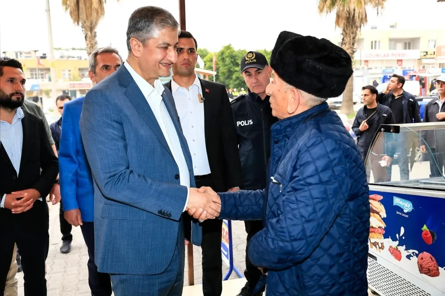 ADANA VALİSİ MUSTAFA YAVUZ KOZAN BULVARI’NDA ESNAF VE VATANDAŞLARLA BİR ARAYA GELDİ