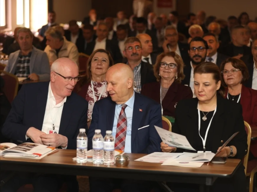 ODUNPAZARI BELEDİYE BAŞKANI KAZIM KURT İÇ ANADOLU BELEDİYELER BİRLİĞİ ENCÜMENİNE YENİDEN SEÇİLDİ