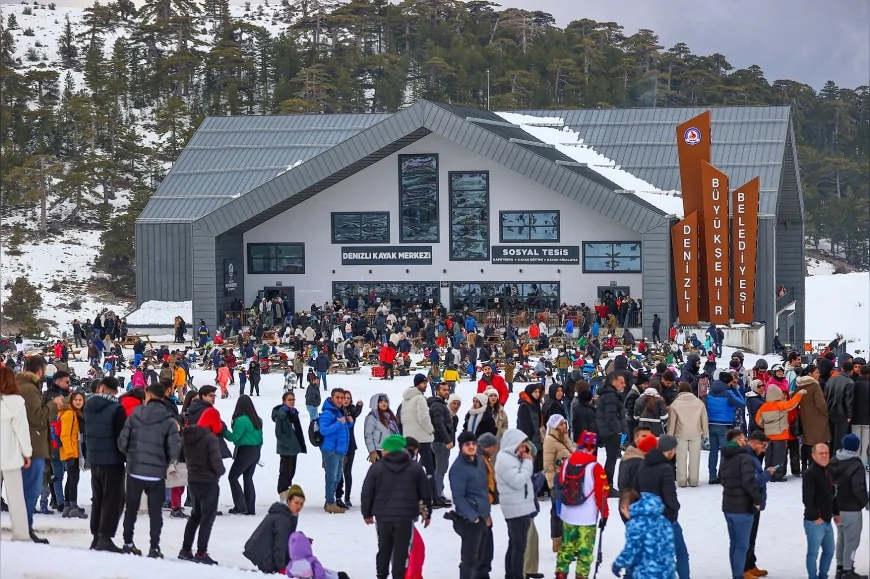 DENİZLİ KAYAK MERKEZİ 150 BİNİ AŞKIN ZİYARETÇİYLE KIŞ TURİZMİNDE ÖNE ÇIKTI