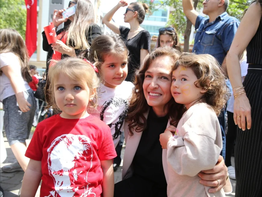 Karşıyaka Belediyesi 23 Nisan kutlamalarını Sancaklı’dan başlattı coşku ilçeye yayılıyor