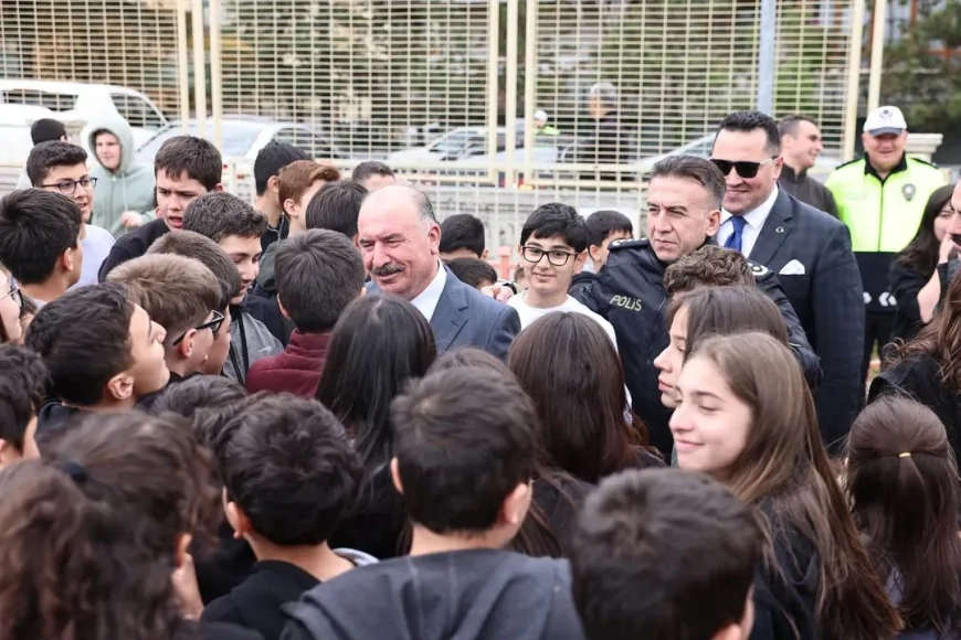 Çorum Valisi Ali Çalgan Okullarda Güvenlik İncelemesi Yaptı “Benzer Olaylara Kesinlikle Müsaade Edilmeyecek”